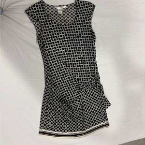 Max Studio Black and White Sheath Dress with Cap Sleeves